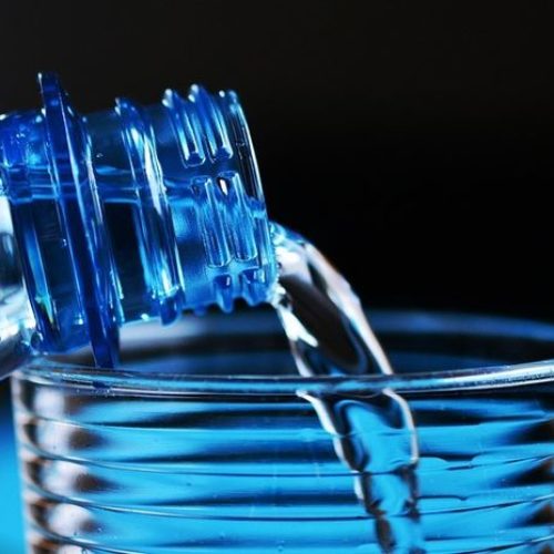 Fakta Air Mineral Yang Tak Sama dengan Air Putih
